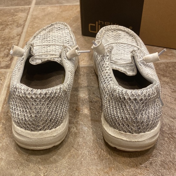 Hey dudes. Size 7. White and Grey. Slightly worn. - Picture 4 of 5